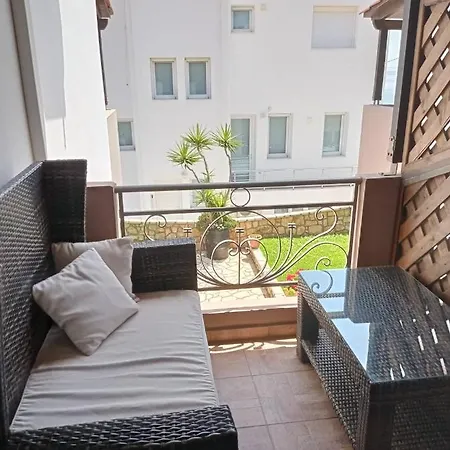 Agia Anna Apartments شقة