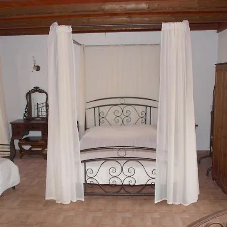 Agia Anna Apartments آيا آنا